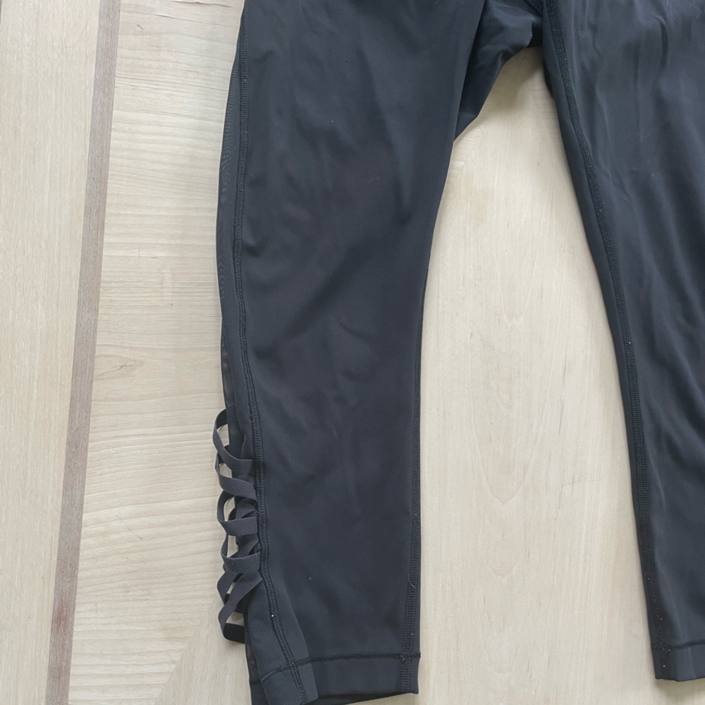Lululemon Athletica Size 10 Black Capri Legging Bundle Size 10 - Picture 5 of 12